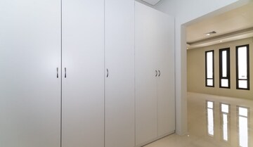 Room in 2 BHK Apartment at Ruparel Ariana, Parel – for Rent