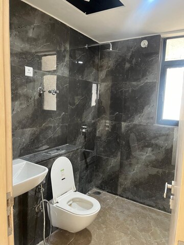 Bathroom in 3.5 BHK Apartment at M3M Skywalk, Sector 74 – for Sale