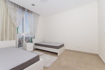Room in 2 BHK Apartment at LnT Crescent Bay T5, Parel – for Rent