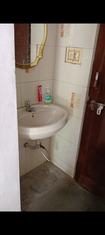 Bathroom in 2 BHK Villa at Samay Aangi Bunglows, Paldi – for Rent
