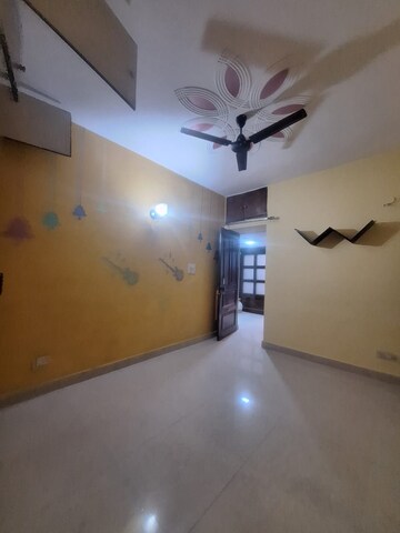 Bedroom in 2 BHK Apartment at Paschim Vihar – for Rent