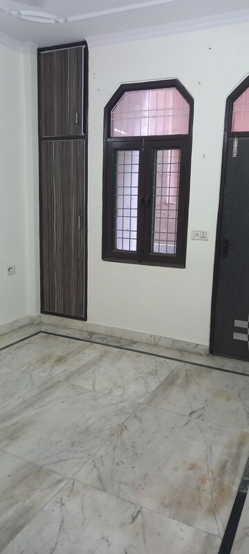 2 BHK Apartment For Rent in Paschim Vihar