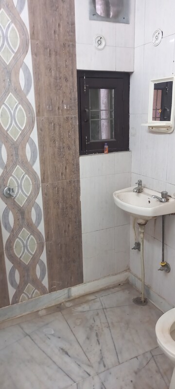 Bathroom in 2 BHK Apartment at Paschim Vihar – for Rent