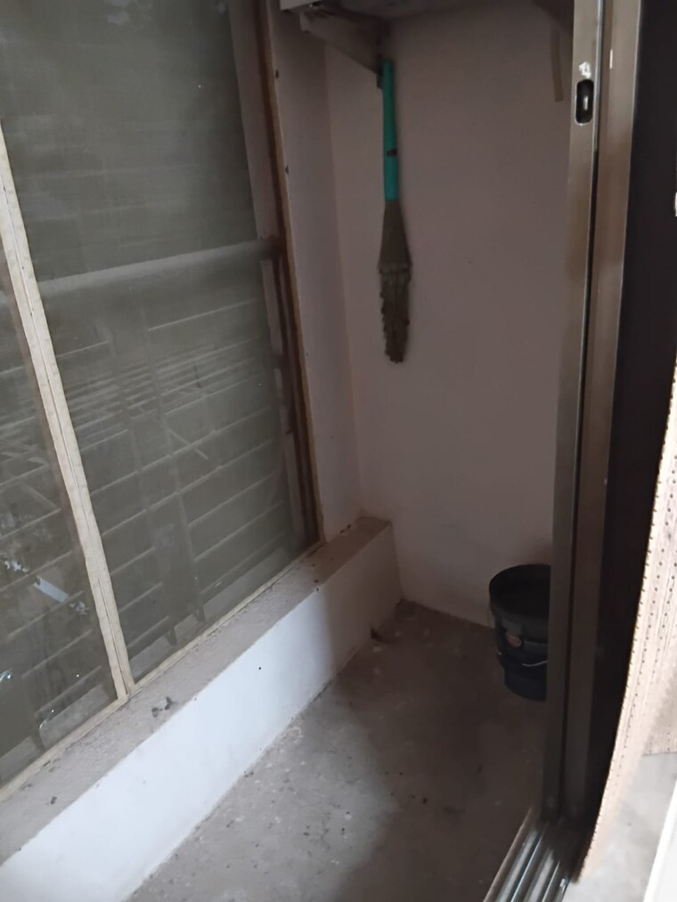 Bathroom, vile parle east 1 RK 275 Sq.Ft. Apartment In Vile Parle East Mumbai 8358944