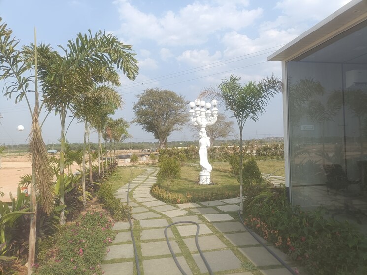 Garden, madhapur  200 Sq.Yd. Plot In Madhapur Hyderabad 8358963
