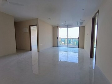 Room in 2 BHK Apartment at RNA Continental, Chembur – for Rent