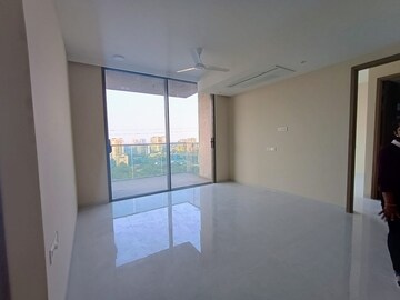 Room in 2 BHK Apartment at RNA Continental, Chembur – for Rent
