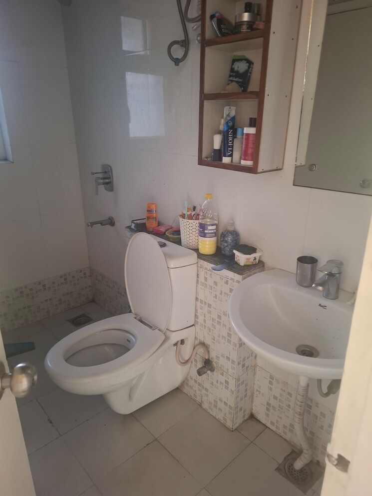 Bathroom, chd-avenue-71 2.5 Bedroom 1750 Sq.Ft. Apartment In Sector 71 Gurgaon 8358987