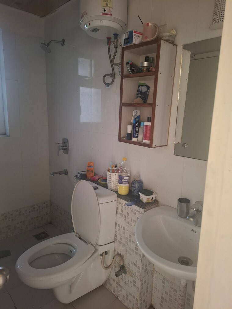 Bathroom, chd-avenue-71 2.5 Bedroom 1750 Sq.Ft. Apartment In Sector 71 Gurgaon 8358987
