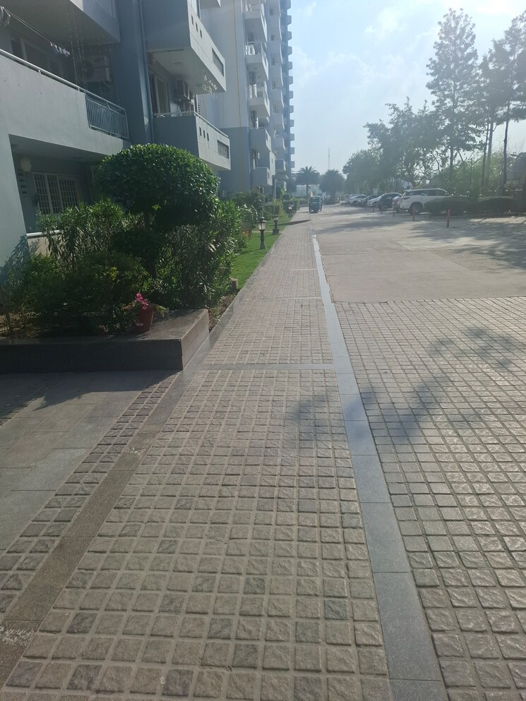 Balcony, chd-avenue-71 2.5 Bedroom 1750 Sq.Ft. Apartment In Sector 71 Gurgaon 8358987