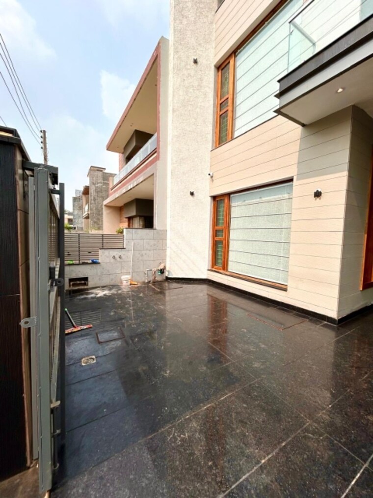 Exterior View, sector 125 4 Bedroom 200 Sq.Yd. Villa In Sector 125 Mohali 8359055