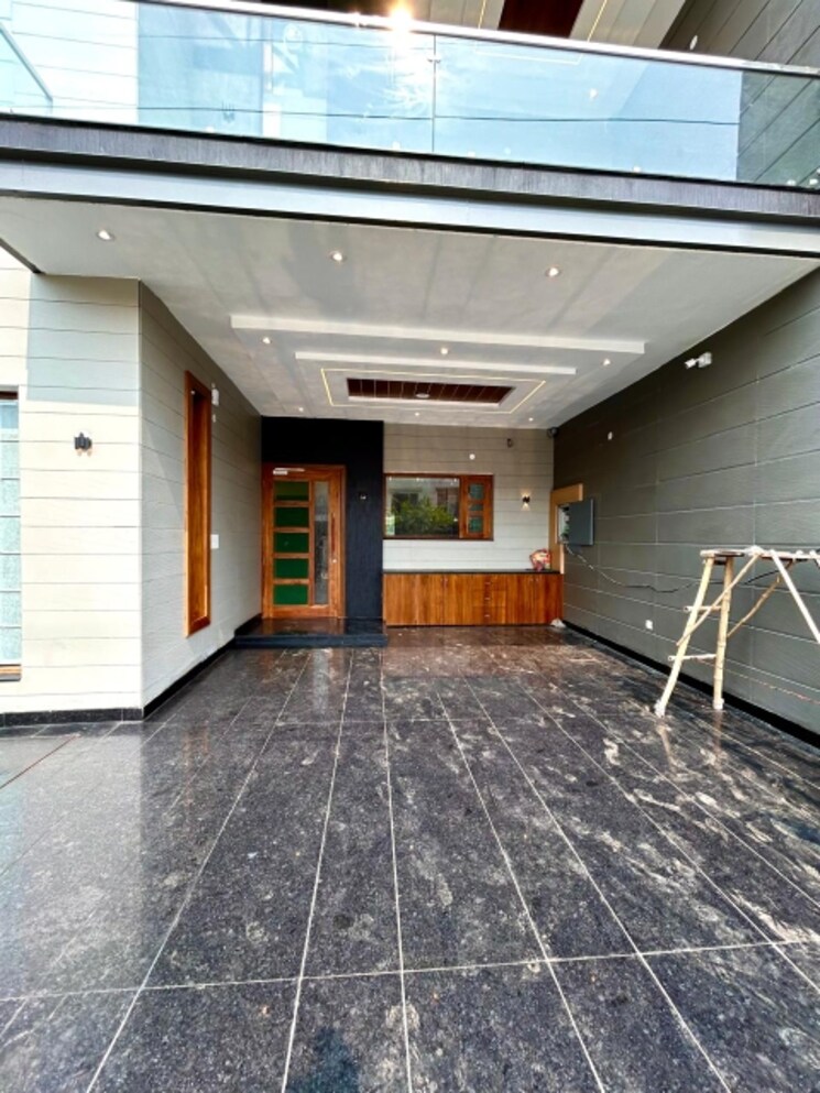 Exterior View, sector 125 4 Bedroom 200 Sq.Yd. Villa In Sector 125 Mohali 8359055