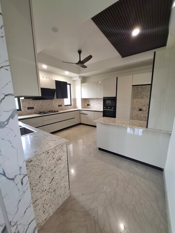 Staircase in 3.5 BHK Apartment at Emaar Emerald Floors, Sector 65 – for Sale