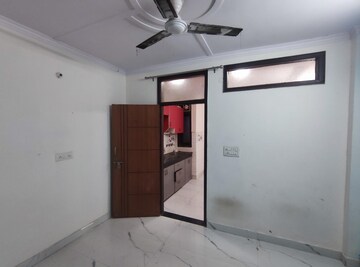 Room in 2 BHK Builder Floor at Govindpuri – for Rent