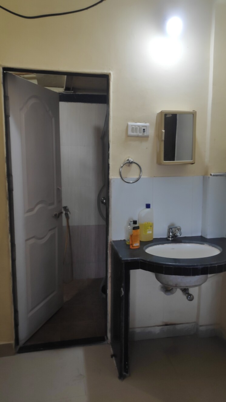 Bathroom, sapphire-lakeside 1 Bedroom 500 Sq.Ft. Apartment In Powai Mumbai 8359074