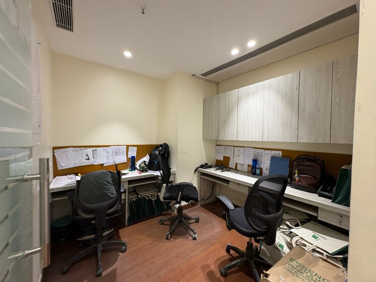Team Area, bestfield Commercial Office Space 1150 Sq.Ft. In Netaji Subhash Place Delhi 8359086