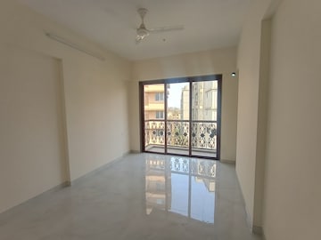 Room in 3 BHK Apartment at Gitanjali Apartment Chembur, Chembur – for Rent