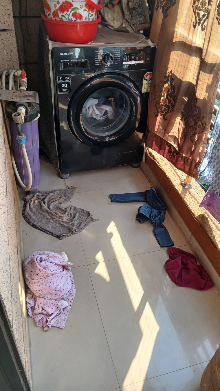 Balcony, batla house 3 Bedroom 855 Sq.Ft. Apartment In Batla House Delhi 8359161