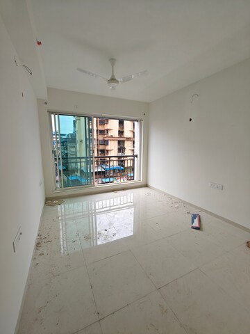 Room in 2 BHK Apartment at L And T Seawoods Residences, Seawoods – for Rent