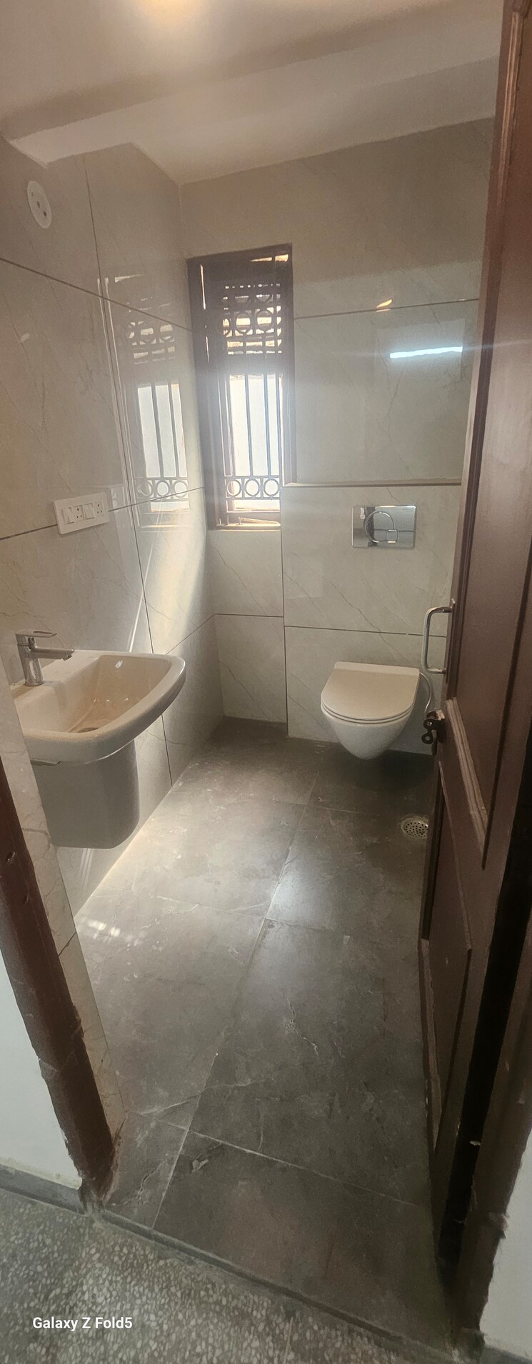 Bathroom, dwarka-complex 2 Bedroom 850 Sq.Ft. Apartment In Sector 16 Faridabad 8359163