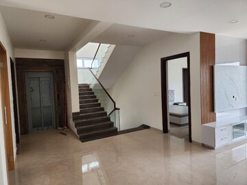 Room in 4 BHK Villa at Hallmark County, Osman Nagar – for Rent
