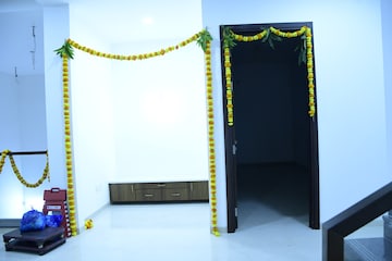 Bedroom in 4 BHK Villa at Hallmark County, Osman Nagar – for Rent
