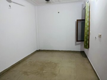 Room in 2 BHK Independent House at Jankipuram Extension – for Sale