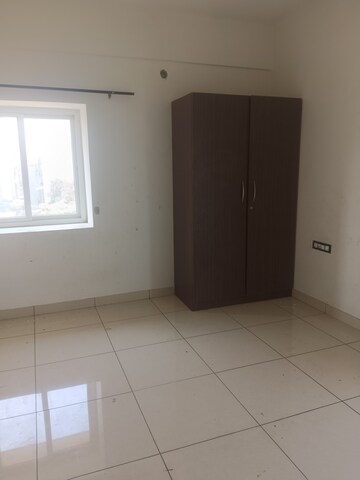 Room in 3 BHK Apartment at Manikonda – for Rent