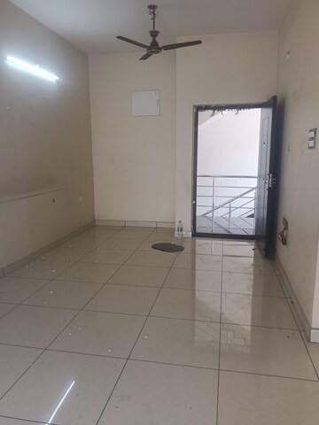 Room in 3 BHK Apartment at Manikonda – for Rent