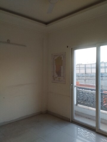 Room in 3 BHK Apartment at Srishti Residency Arjunganj, Arjunganj – for Rent