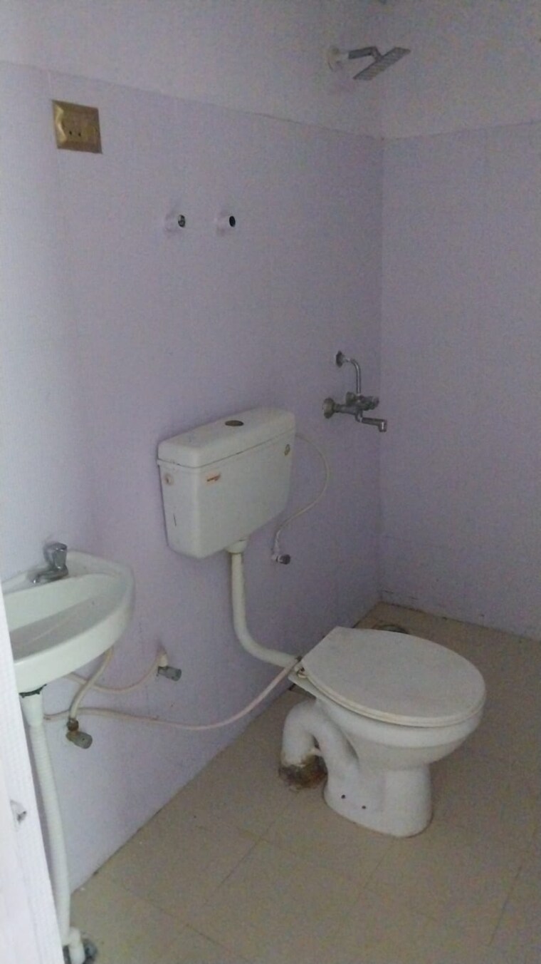 Bathroom, breez-global-heights 2 Bedroom 623 Sq.Ft. Apartment In Sohna Sector 33 Gurgaon 8359352