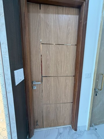 Furnished Amenities in 3.5 BHK Apartment at M3M Heights, Sector 65 – for Rent
