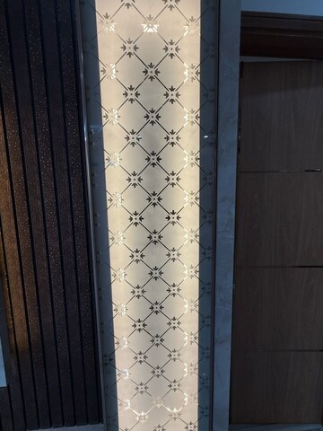 Building Lobby in 3.5 BHK Apartment at M3M Heights, Sector 65 – for Rent