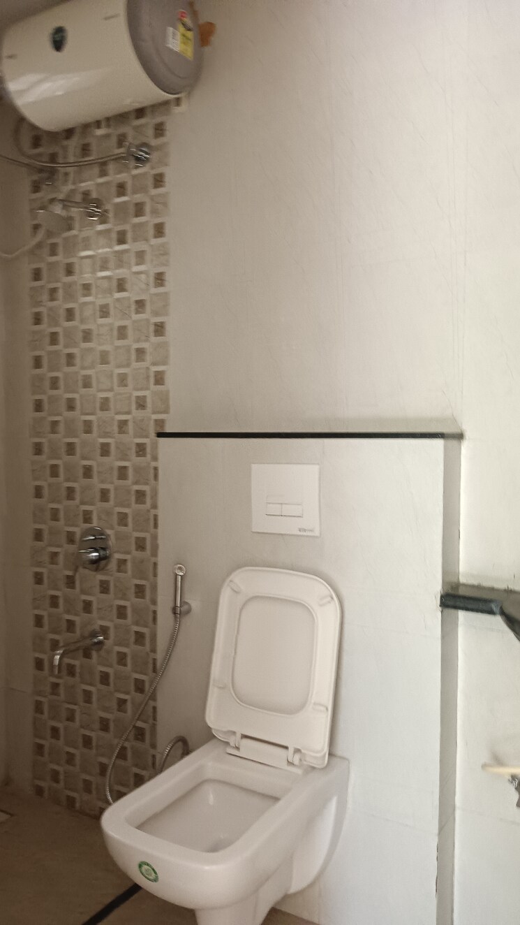 Bathroom, monark-aarti-residency 3 Bedroom 1500 Sq.Ft. Apartment In Baner Pune 8359360