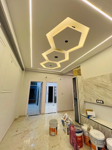 Furnished Amenities in 2 BHK Builder Floor at Khajoori Khas – for Sale