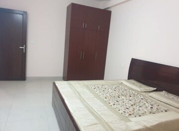 Bedroom in 2 BHK Apartment at Malsi – for Rent