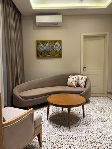 Furnished Amenities in 3 BHK Apartment at Lavish Apartment, Malcha Marg – for Rent