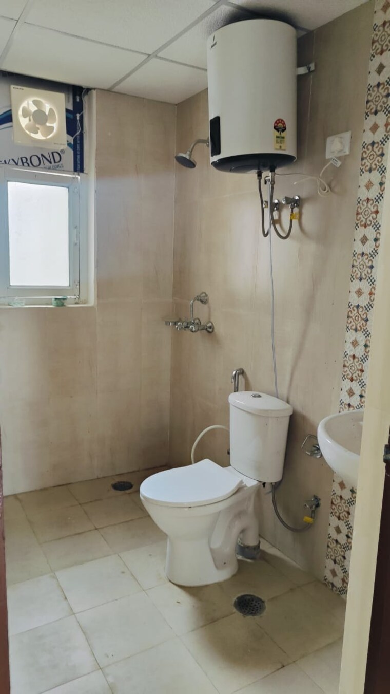 Bathroom, ansal-paradise-crystal 2 Bedroom 1100 Sq.Ft. Apartment In Sushant Golf City Lucknow 8359431