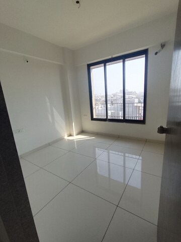 Room in 2 BHK Apartment at Science City – for Rent