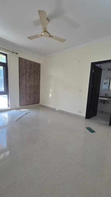 Room in 3 BHK Apartment at Abhinandan CGHS, Sector 51 – for Rent