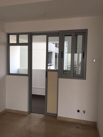 Room in 1 BHK Apartment at Sheth Irene, Malad West – for Sale