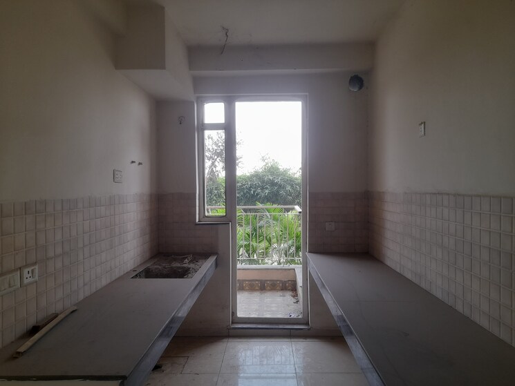 Kitchen, bptp-discovery-park 3 Bedroom 1470 Sq.Ft. Apartment In Sector 80 Faridabad 8359603