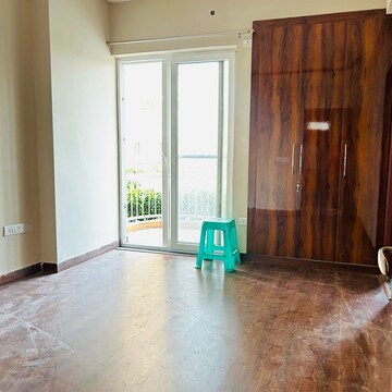 Room in 3.5 BHK Apartment at Urbtech Hilston, Sector 79 – for Rent