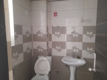 Bathroom in 2.5 BHK Builder Floor at Amolik Residency, Sector 86 – for Sale