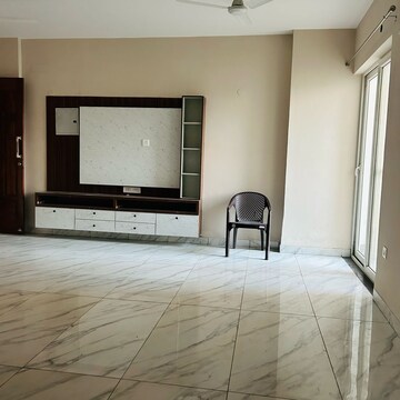 Room in 3.5 BHK Apartment at Urbtech Hilston, Sector 79 – for Rent