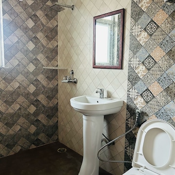 Bathroom in 3.5 BHK Apartment at Urbtech Hilston, Sector 79 – for Rent