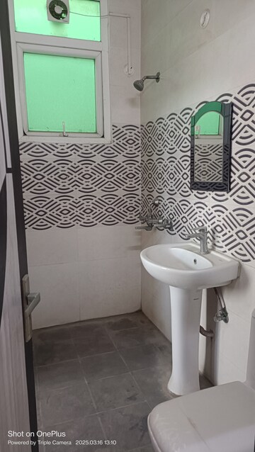 Bathroom in 3 BHK Builder Floor at Ashoka Enclave Faridabad, Sector 34 – for Sale
