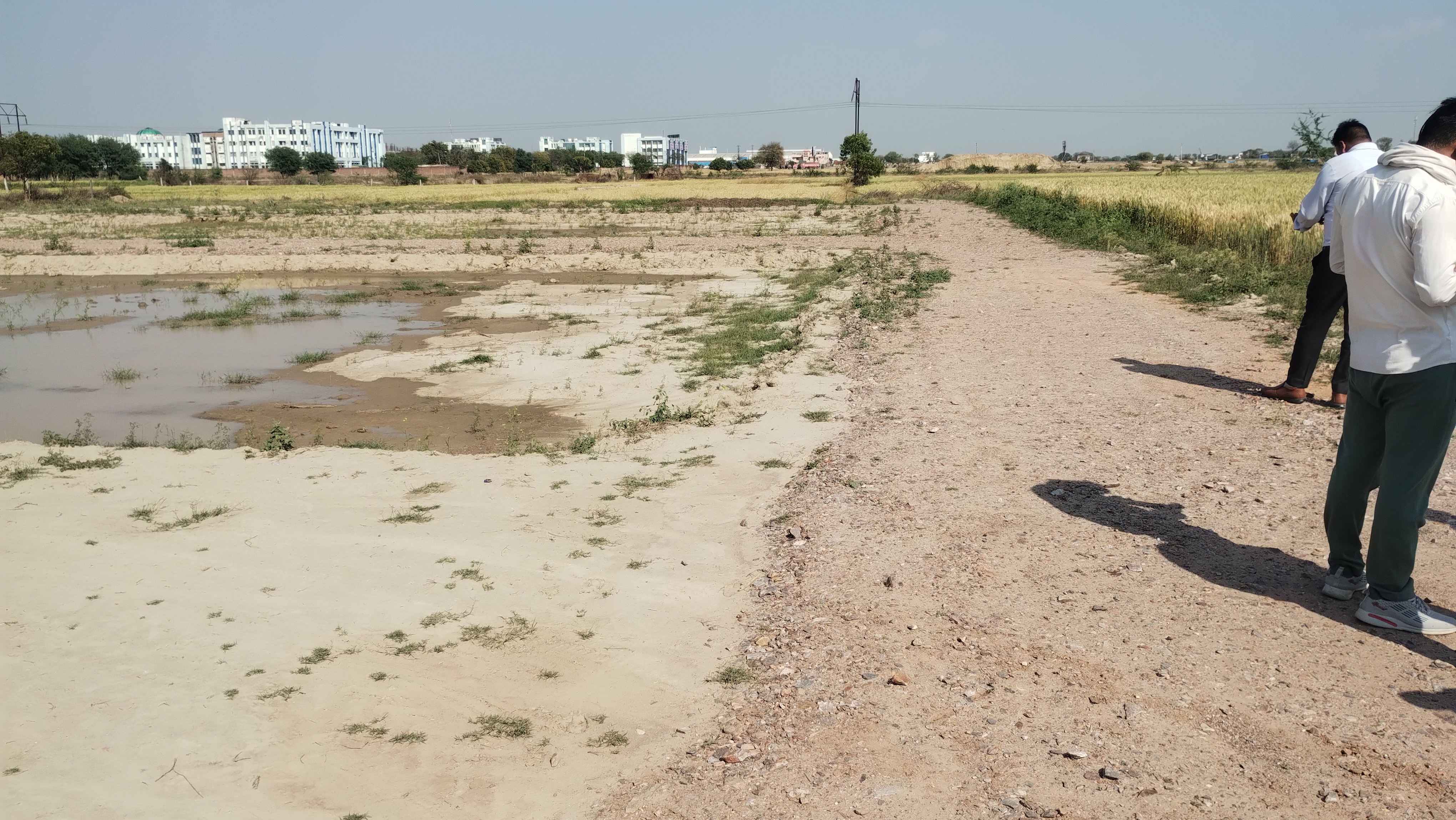 Plot For Sale in Arab Property 