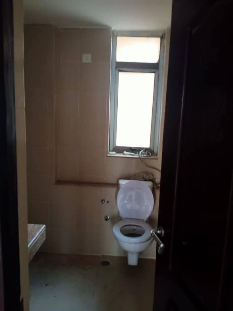 Bathroom, ild-greens 3 Bedroom 1790 Sq.Ft. Apartment In Sector 37c Gurgaon 8359694