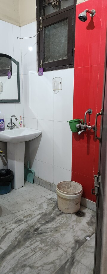 Bathroom in 2 BHK Builder Floor at Spring Field, Sector 31 – for Rent